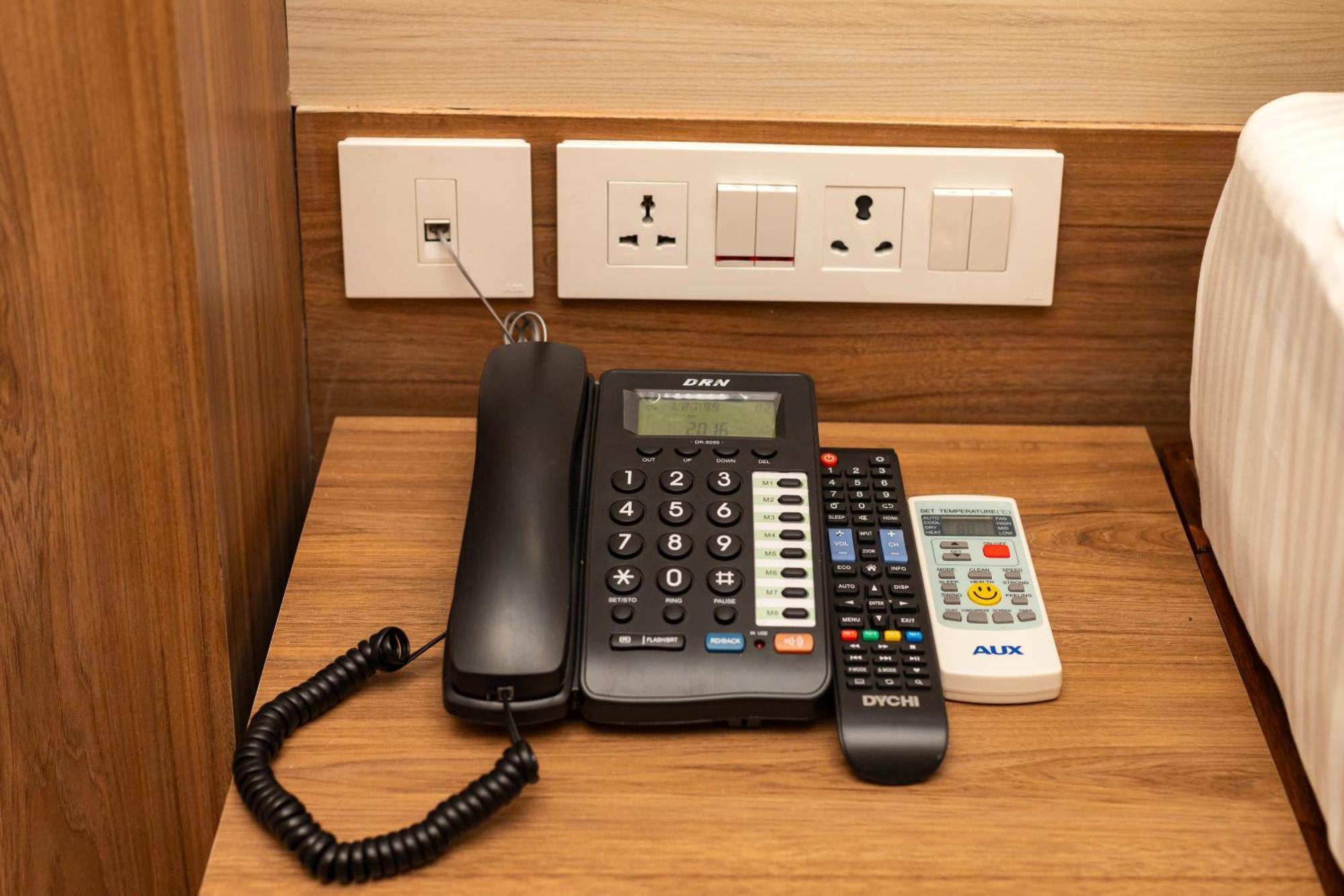 קטמנדו Airport Diana Hotel מראה חיצוני תמונה
