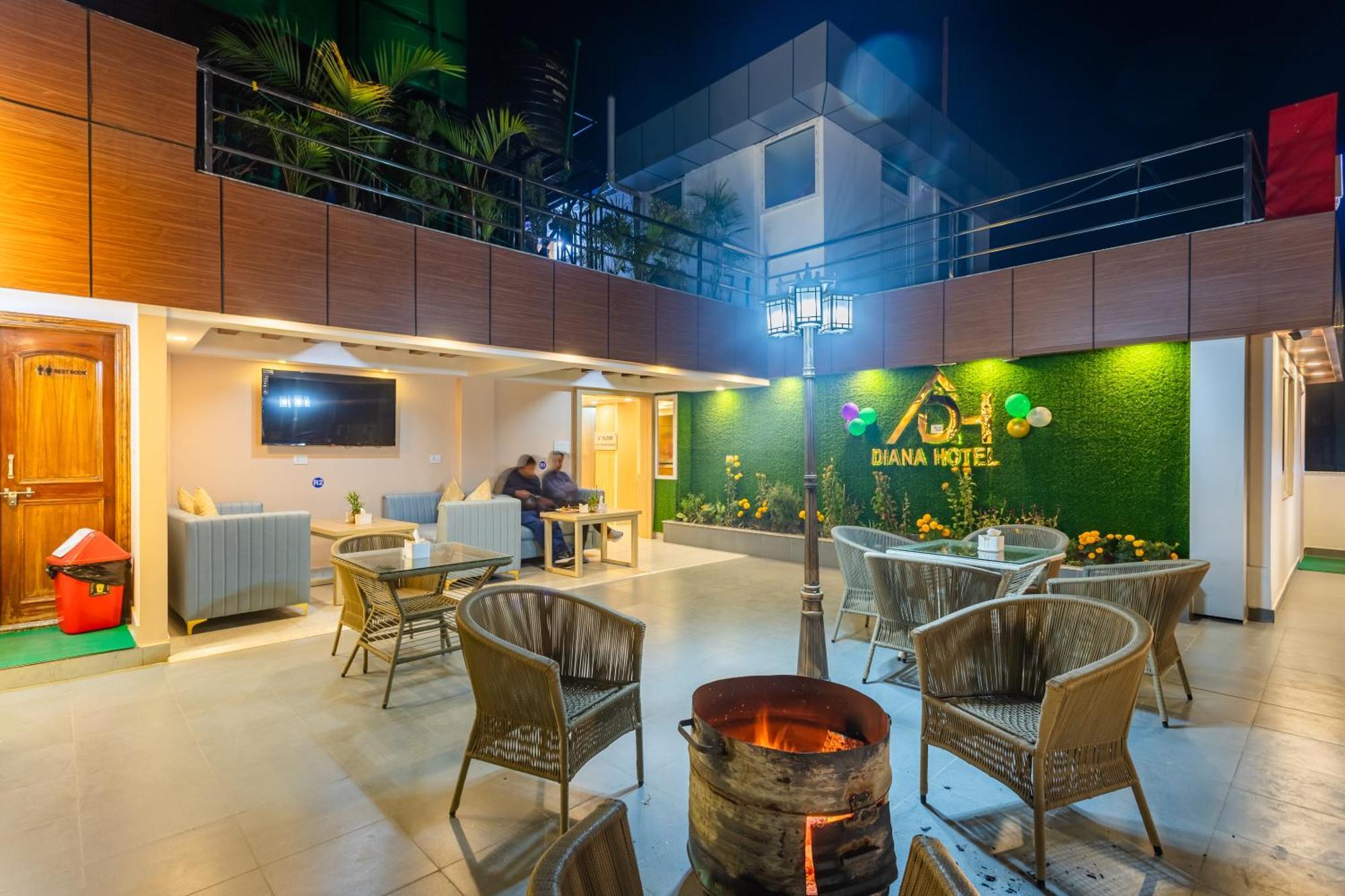 קטמנדו Airport Diana Hotel מראה חיצוני תמונה