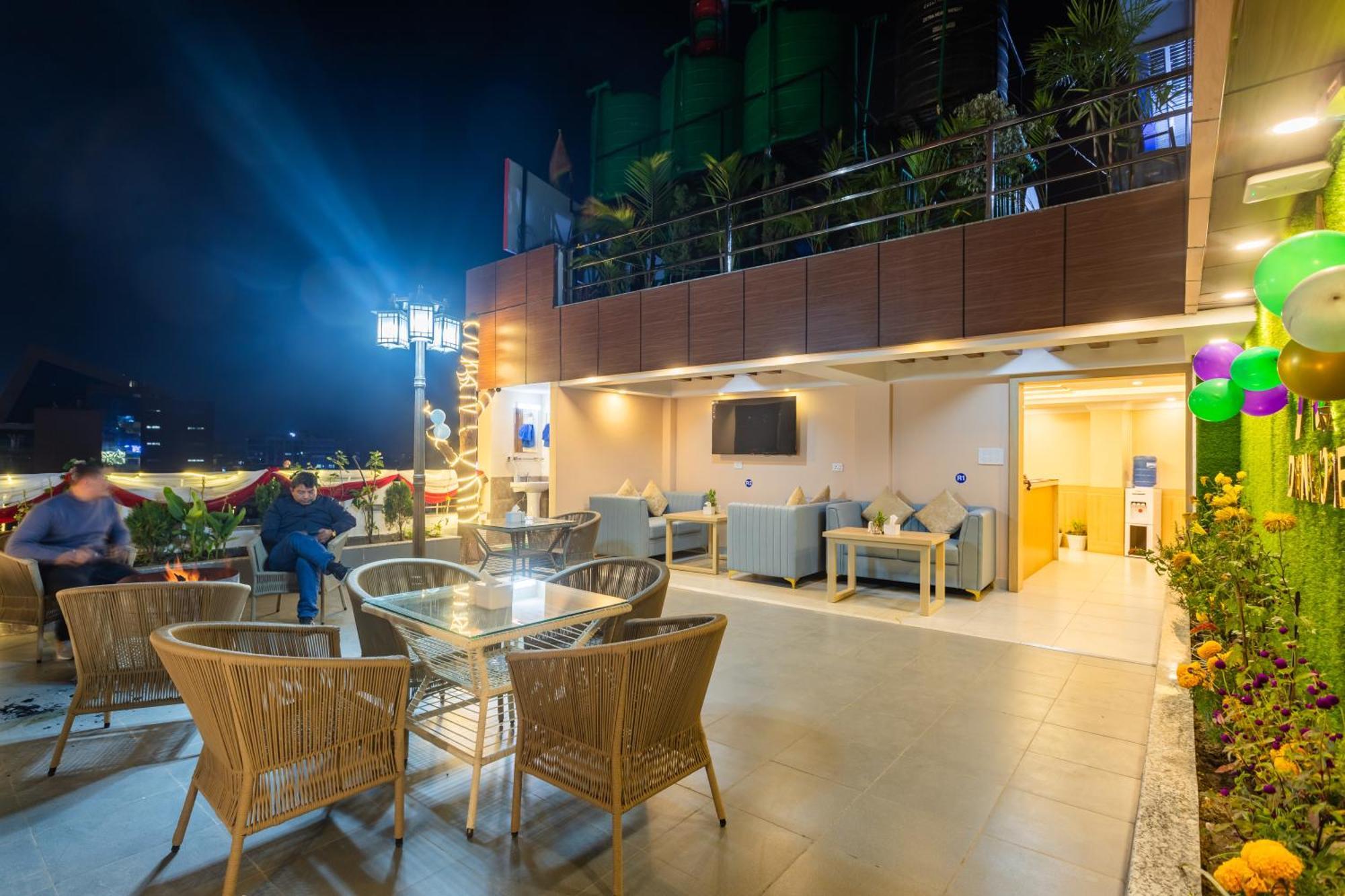 קטמנדו Airport Diana Hotel מראה חיצוני תמונה